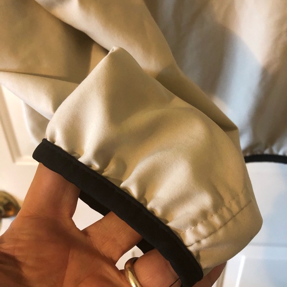 Adidas Khaki Climaproof Windbreaker in Size Medium - Picture 8 of 9